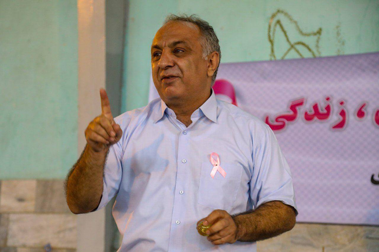 ادبیات تاب آوری را به تصویر میکشد