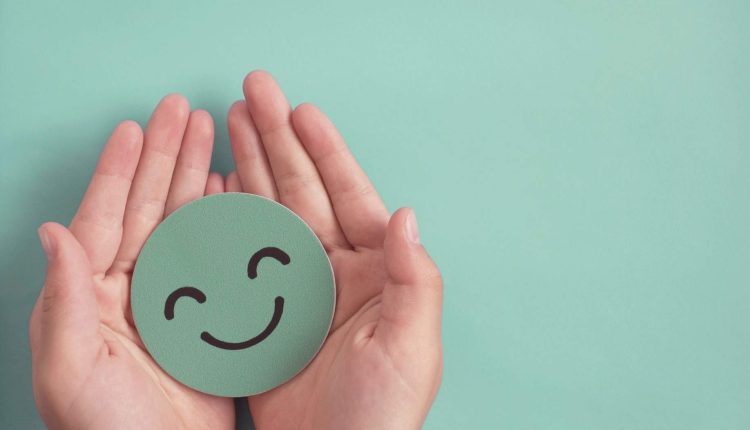 تاب‌ آوری و شادکامی